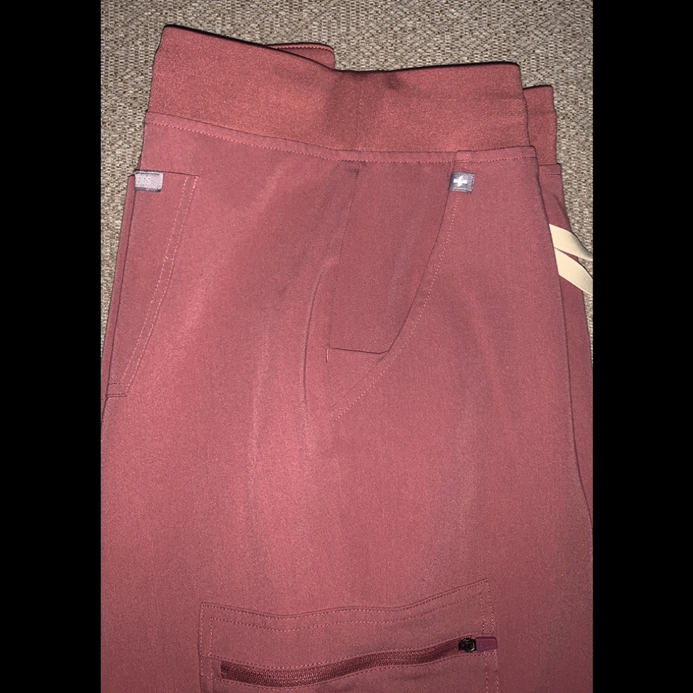 *SOLD!* Figs Mauve Zamora Jogger *L